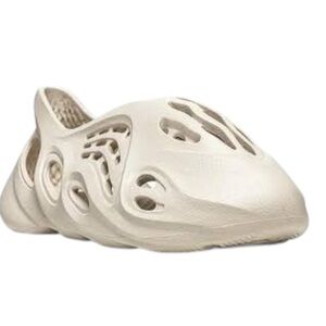 Mens Size 11 Adidas Yeezy Foam Runner RNNR Ararat Foamrunner Pre Owned Good